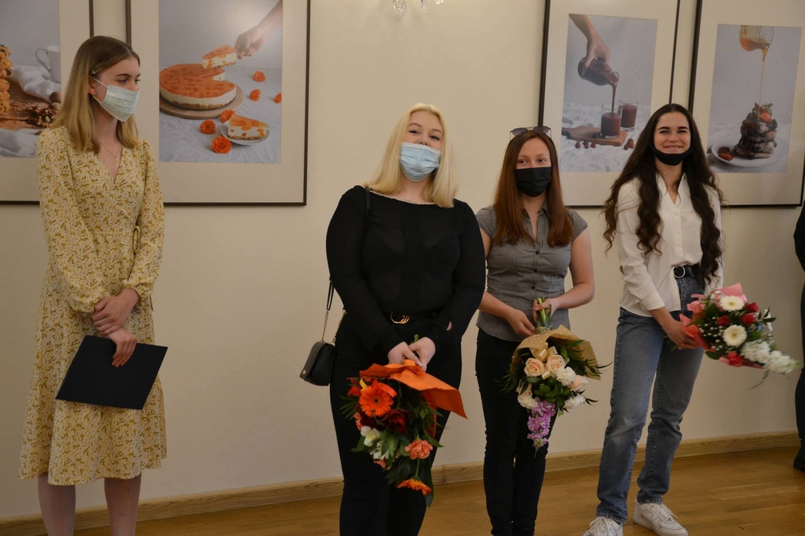 Zdjęcie w galerii na portalu naszraciborz.pl: Dyplomy 2021 - wernisaż wystawy na Zamku Piastowskim za nami wiadomości z regionu