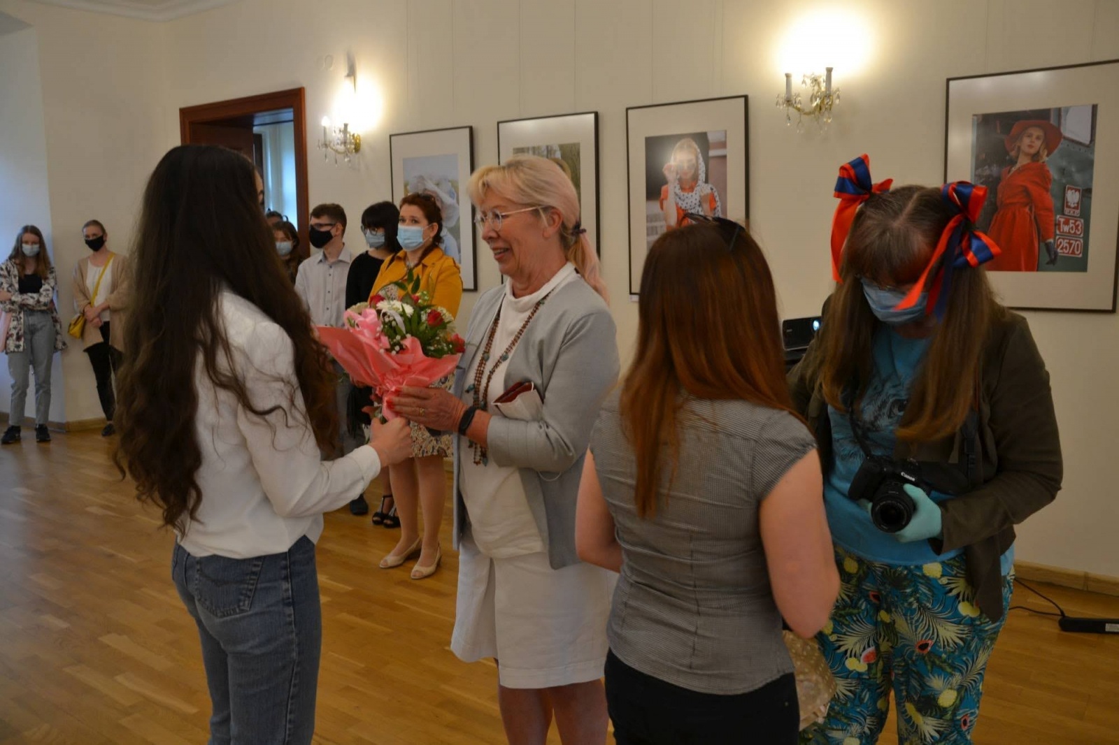 Zdjęcie w galerii na portalu naszraciborz.pl: Dyplomy 2021 - wernisaż wystawy na Zamku Piastowskim za nami wiadomości z regionu