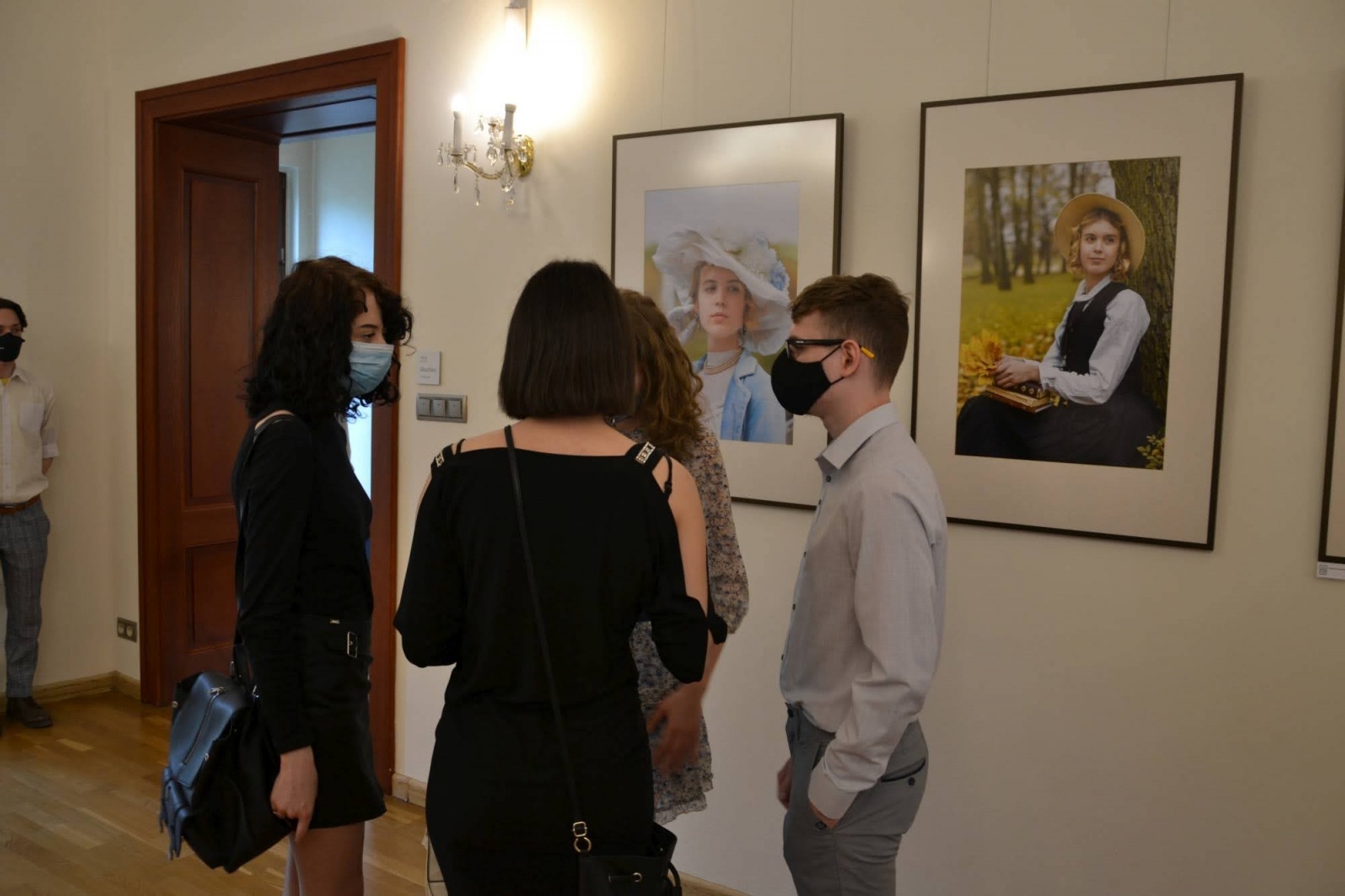 Zdjęcie w galerii na portalu naszraciborz.pl: Dyplomy 2021 - wernisaż wystawy na Zamku Piastowskim za nami wiadomości z regionu