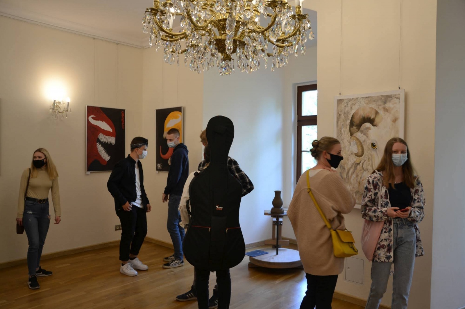 Zdjęcie w galerii na portalu naszraciborz.pl: Dyplomy 2021 - wernisaż wystawy na Zamku Piastowskim za nami wiadomości z regionu