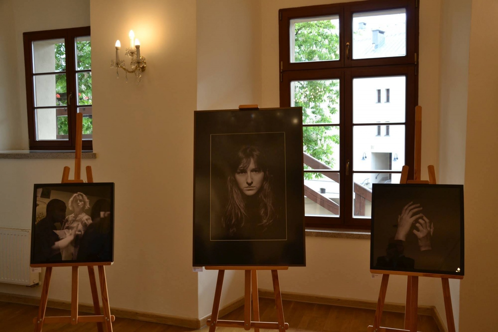 Zdjęcie w galerii na portalu naszraciborz.pl: Dyplomy 2021 - wernisaż wystawy na Zamku Piastowskim za nami wiadomości z regionu