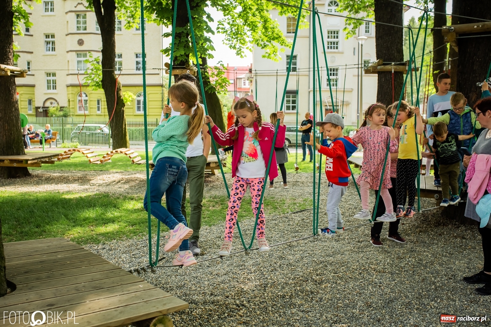 Zdjęcie w galerii na portalu naszraciborz.pl: W parku Jordanowskim i na Rynku - Dzień Dziecka w Raciborzu [FOTO] wiadomości z regionu