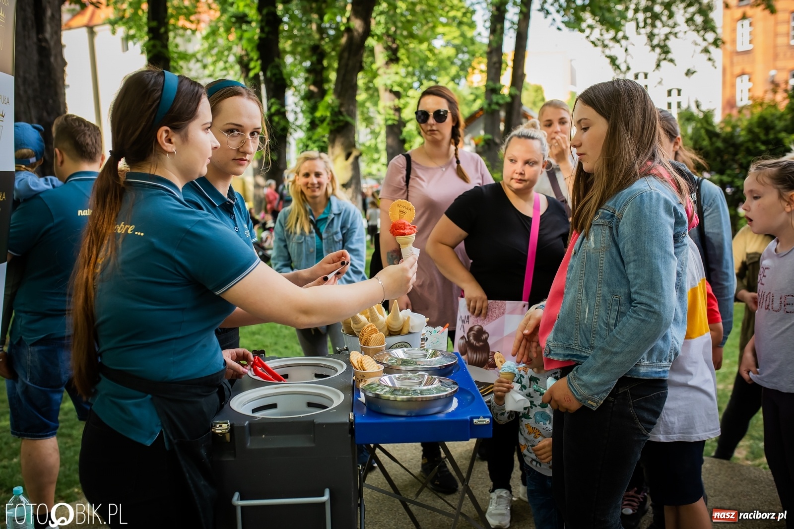 Zdjęcie w galerii na portalu naszraciborz.pl: W parku Jordanowskim i na Rynku - Dzień Dziecka w Raciborzu [FOTO] wiadomości z regionu