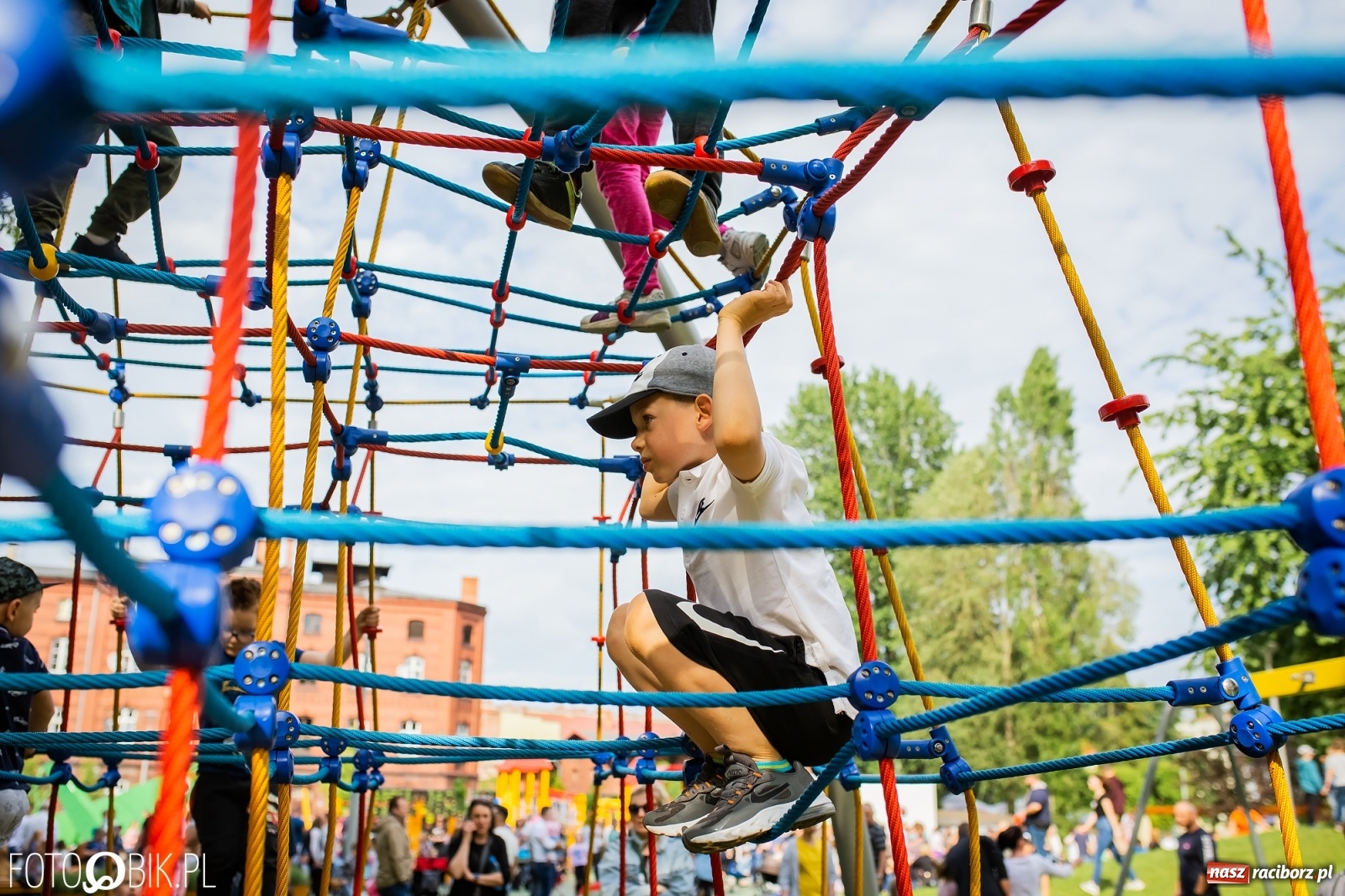 Zdjęcie w galerii na portalu naszraciborz.pl: W parku Jordanowskim i na Rynku - Dzień Dziecka w Raciborzu [FOTO] wiadomości z regionu