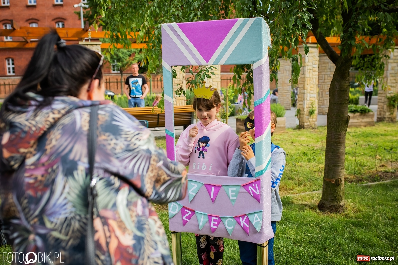 Zdjęcie w galerii na portalu naszraciborz.pl: W parku Jordanowskim i na Rynku - Dzień Dziecka w Raciborzu [FOTO] wiadomości z regionu