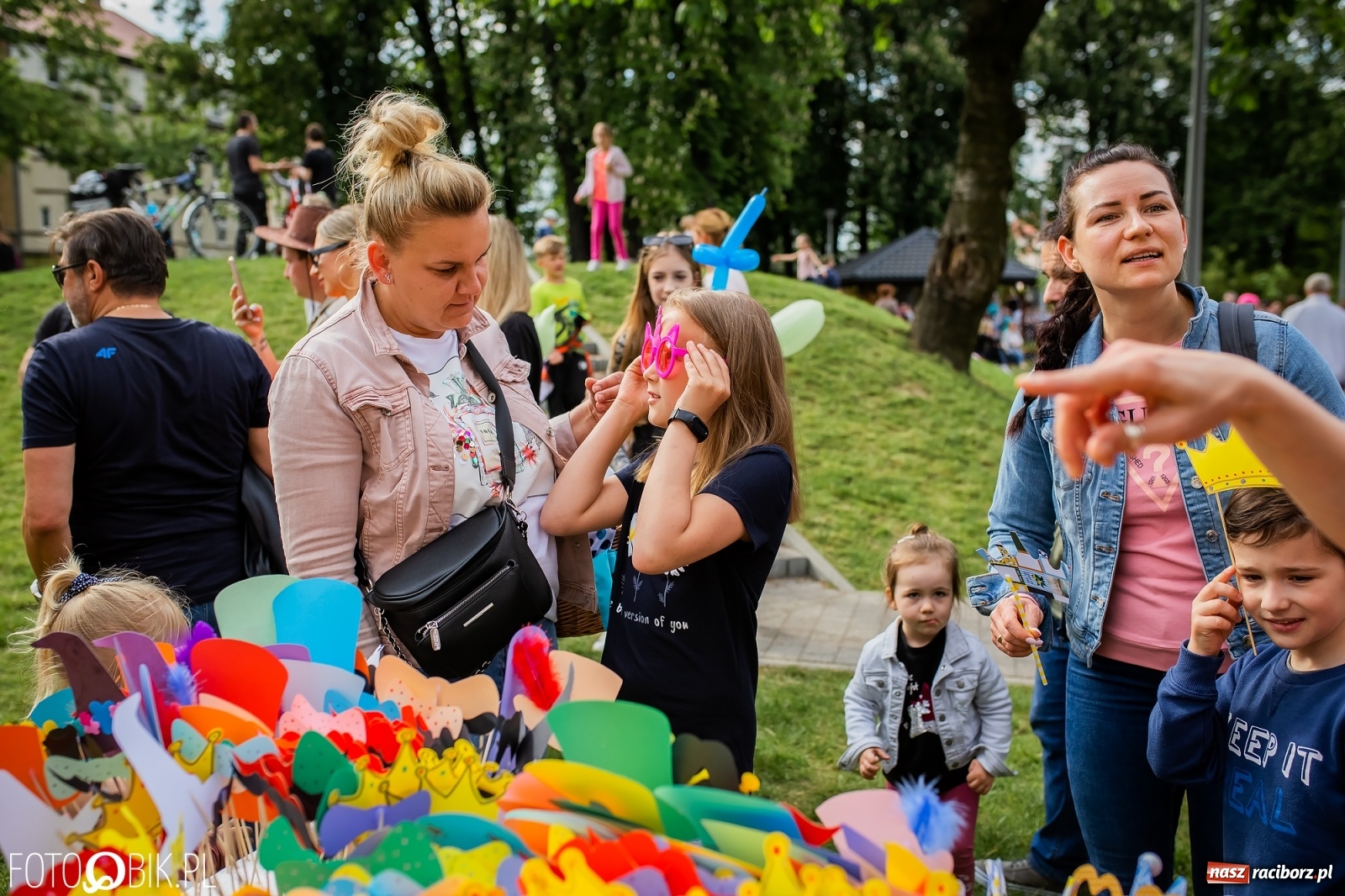 Zdjęcie w galerii na portalu naszraciborz.pl: W parku Jordanowskim i na Rynku - Dzień Dziecka w Raciborzu [FOTO] wiadomości z regionu