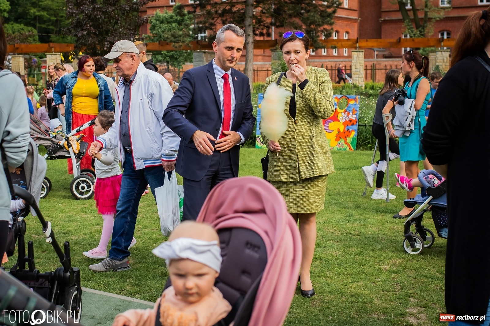 Zdjęcie w galerii na portalu naszraciborz.pl: W parku Jordanowskim i na Rynku - Dzień Dziecka w Raciborzu [FOTO] wiadomości z regionu