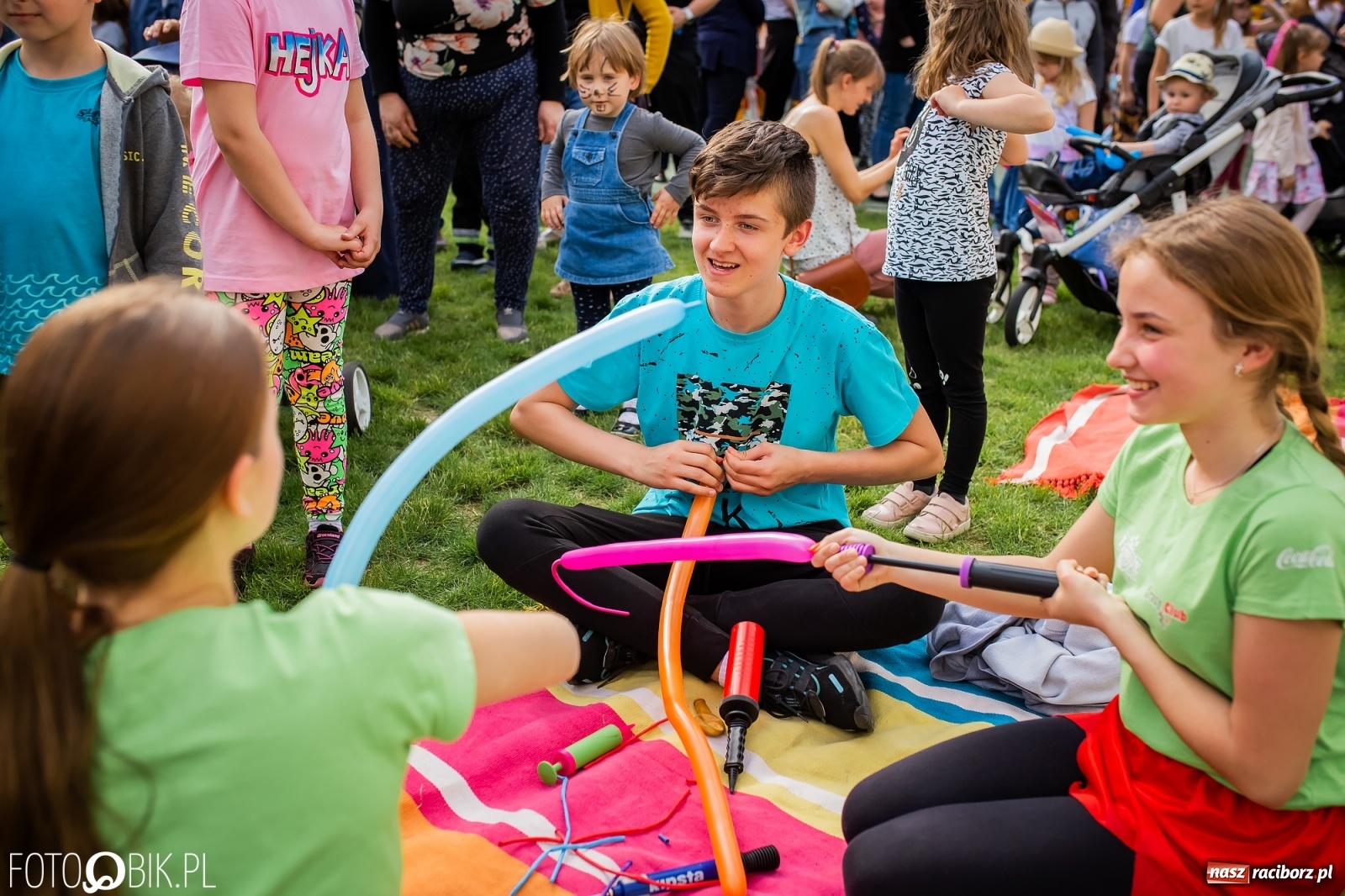 Zdjęcie w galerii na portalu naszraciborz.pl: W parku Jordanowskim i na Rynku - Dzień Dziecka w Raciborzu [FOTO] wiadomości z regionu