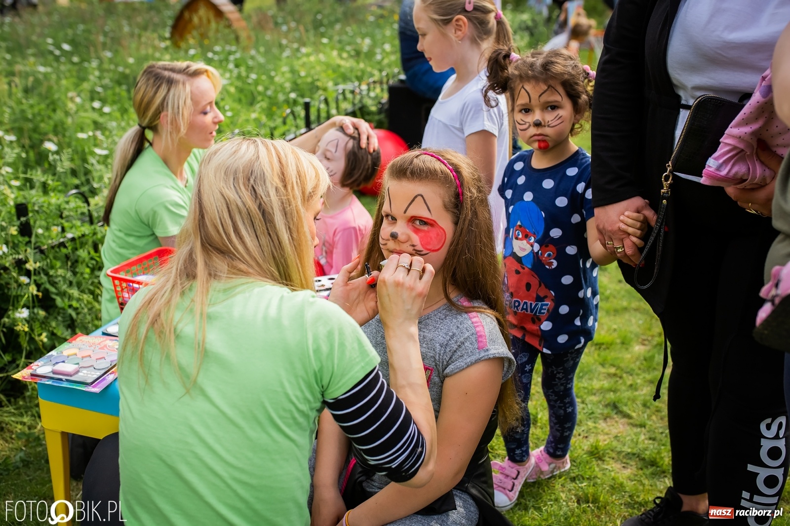 Zdjęcie w galerii na portalu naszraciborz.pl: W parku Jordanowskim i na Rynku - Dzień Dziecka w Raciborzu [FOTO] wiadomości z regionu