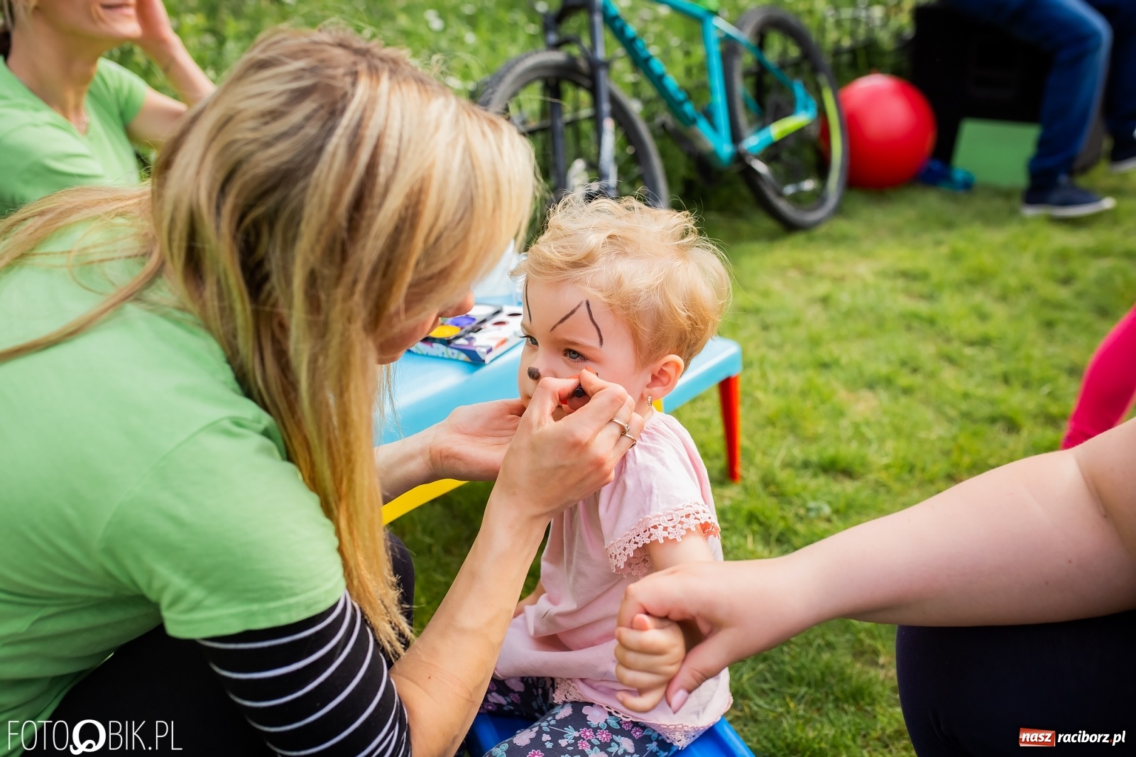 Zdjęcie w galerii na portalu naszraciborz.pl: W parku Jordanowskim i na Rynku - Dzień Dziecka w Raciborzu [FOTO] wiadomości z regionu