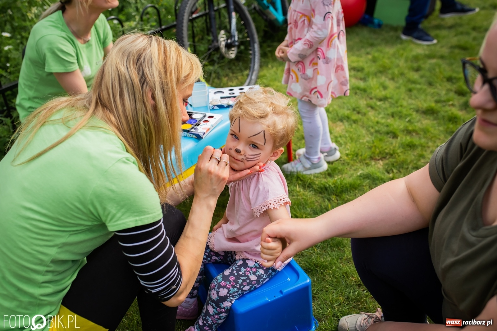 Zdjęcie w galerii na portalu naszraciborz.pl: W parku Jordanowskim i na Rynku - Dzień Dziecka w Raciborzu [FOTO] wiadomości z regionu