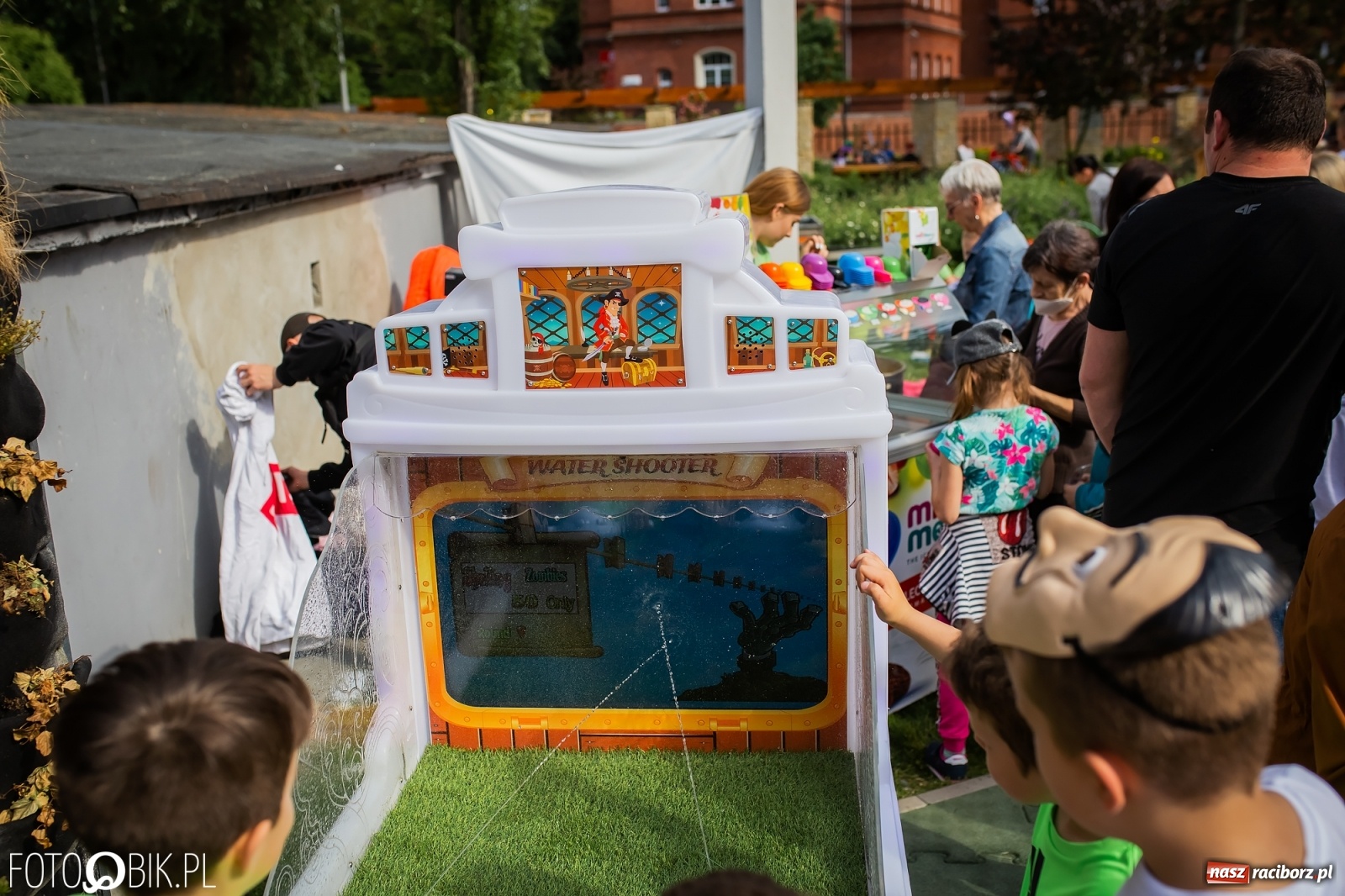 Zdjęcie w galerii na portalu naszraciborz.pl: W parku Jordanowskim i na Rynku - Dzień Dziecka w Raciborzu [FOTO] wiadomości z regionu