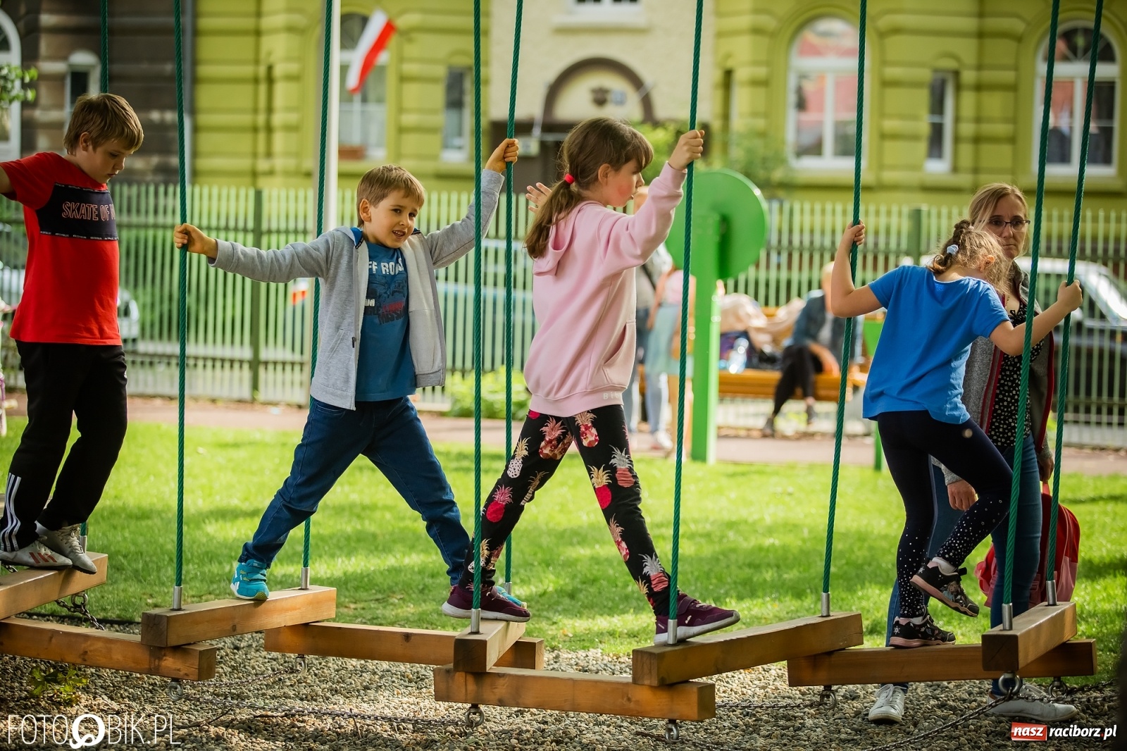 Zdjęcie w galerii na portalu naszraciborz.pl: W parku Jordanowskim i na Rynku - Dzień Dziecka w Raciborzu [FOTO] wiadomości z regionu