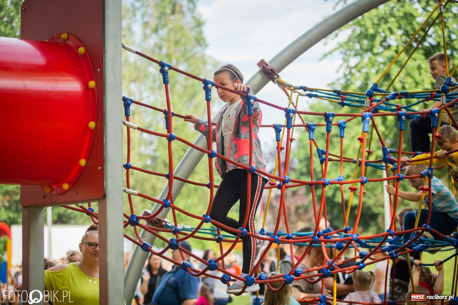 Zdjęcie w galerii na portalu naszraciborz.pl: W parku Jordanowskim i na Rynku - Dzień Dziecka w Raciborzu [FOTO] wiadomości z regionu