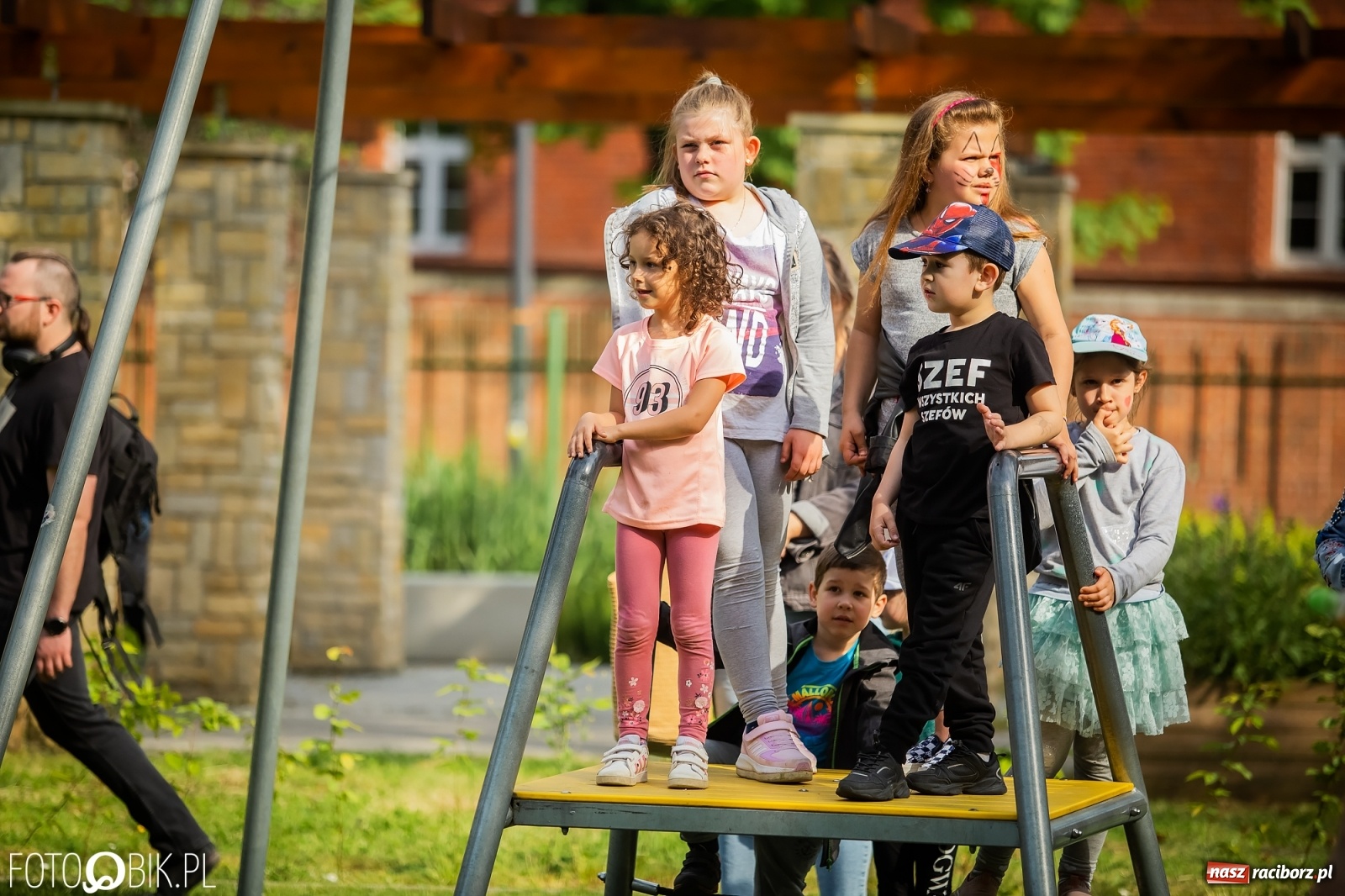 Zdjęcie w galerii na portalu naszraciborz.pl: W parku Jordanowskim i na Rynku - Dzień Dziecka w Raciborzu [FOTO] wiadomości z regionu