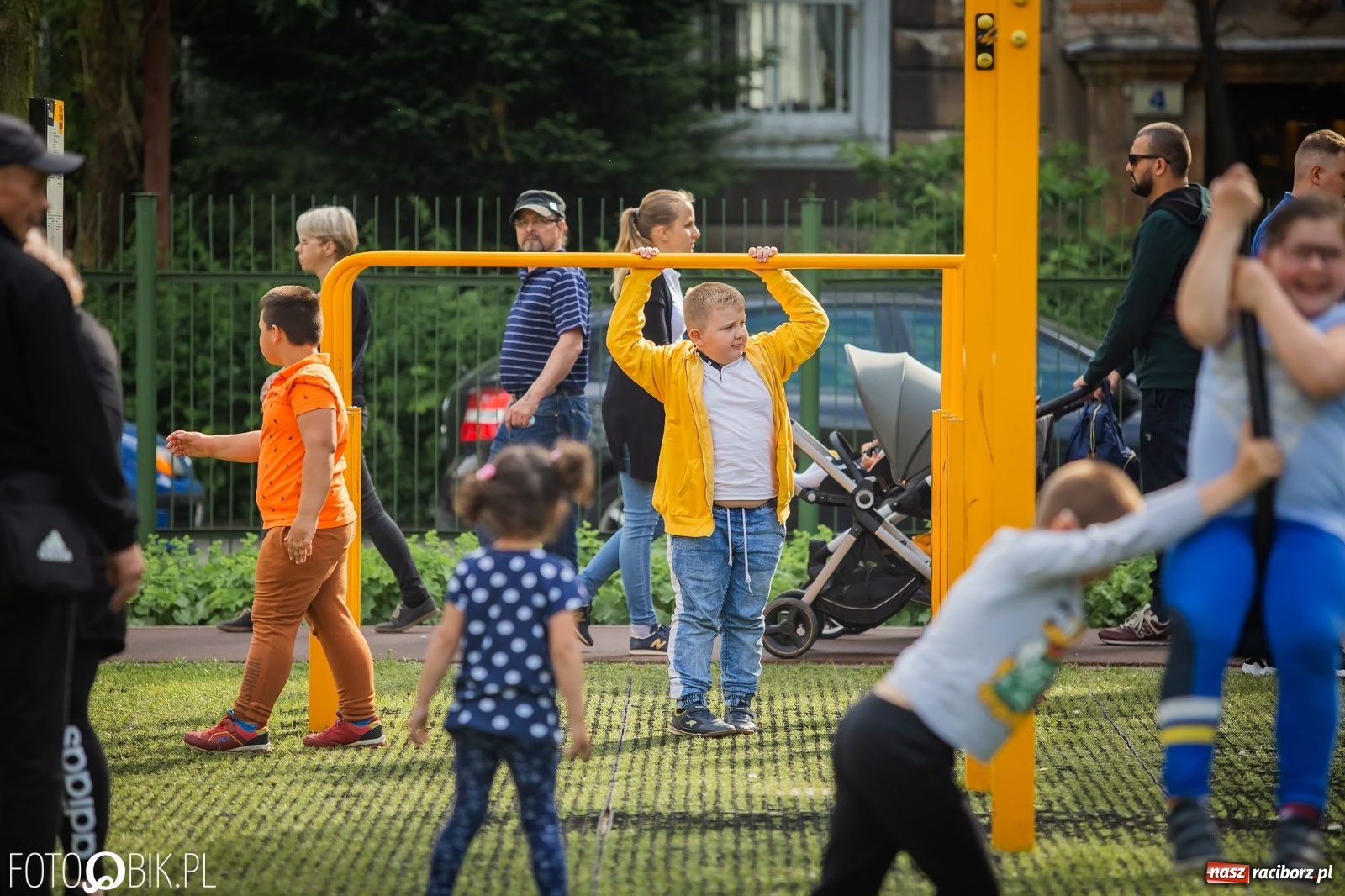 Zdjęcie w galerii na portalu naszraciborz.pl: W parku Jordanowskim i na Rynku - Dzień Dziecka w Raciborzu [FOTO] wiadomości z regionu