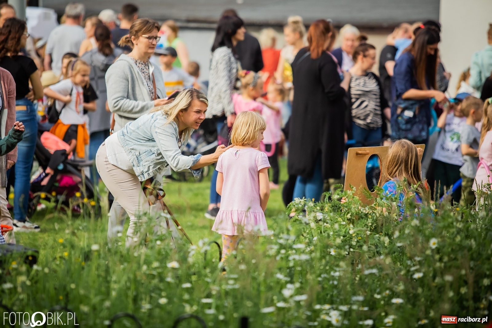 Zdjęcie w galerii na portalu naszraciborz.pl: W parku Jordanowskim i na Rynku - Dzień Dziecka w Raciborzu [FOTO] wiadomości z regionu
