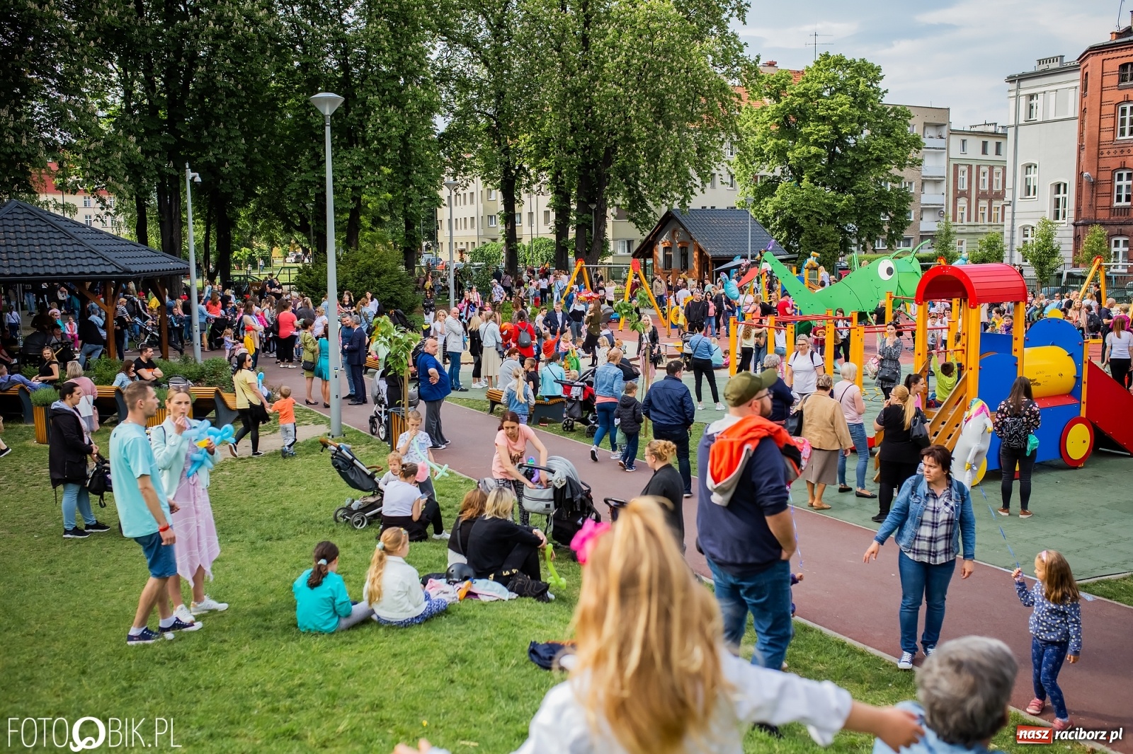 Zdjęcie w galerii na portalu naszraciborz.pl: W parku Jordanowskim i na Rynku - Dzień Dziecka w Raciborzu [FOTO] wiadomości z regionu