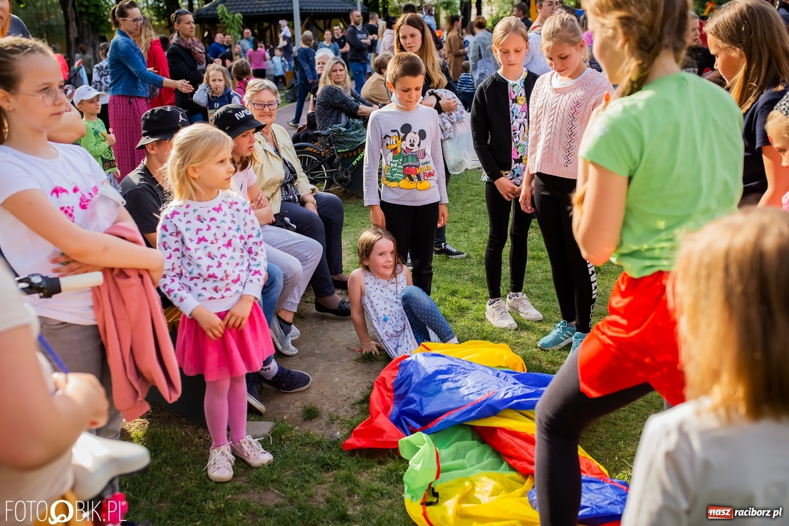 Zdjęcie w galerii na portalu naszraciborz.pl: W parku Jordanowskim i na Rynku - Dzień Dziecka w Raciborzu [FOTO] wiadomości z regionu