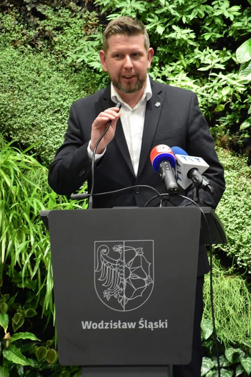 Zdjęcie w galerii na portalu naszraciborz.pl: Rewelacyjny kwartał w Eko-Oknach. Spółka inwestuje w Wodzisławiu Śląskim [WIDEO] wiadomości z regionu