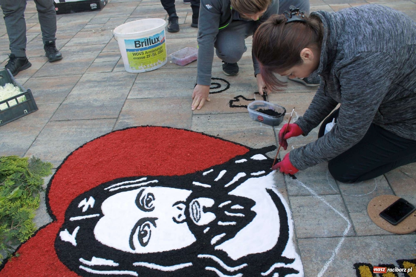 Zdjęcie w galerii na portalu naszraciborz.pl: Boże Ciało. W Brzeziu n. Odrą powstały dzieła sztuki [FOTO] wiadomości z regionu