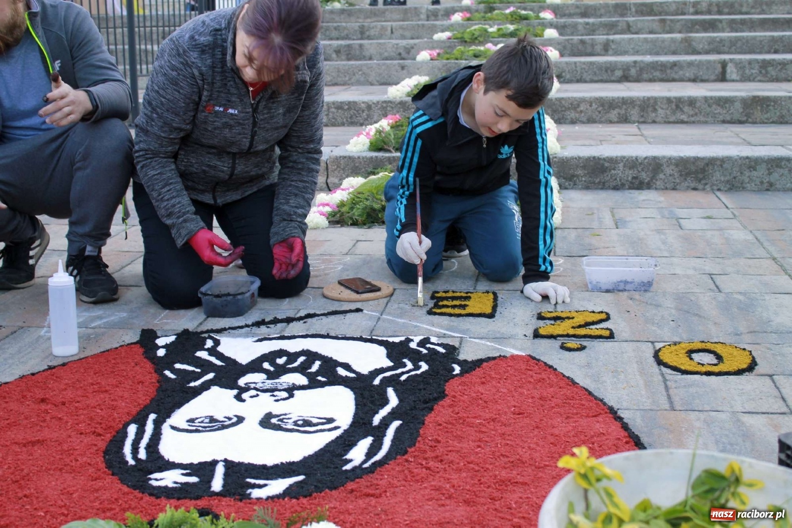 Zdjęcie w galerii na portalu naszraciborz.pl: Boże Ciało. W Brzeziu n. Odrą powstały dzieła sztuki [FOTO] wiadomości z regionu