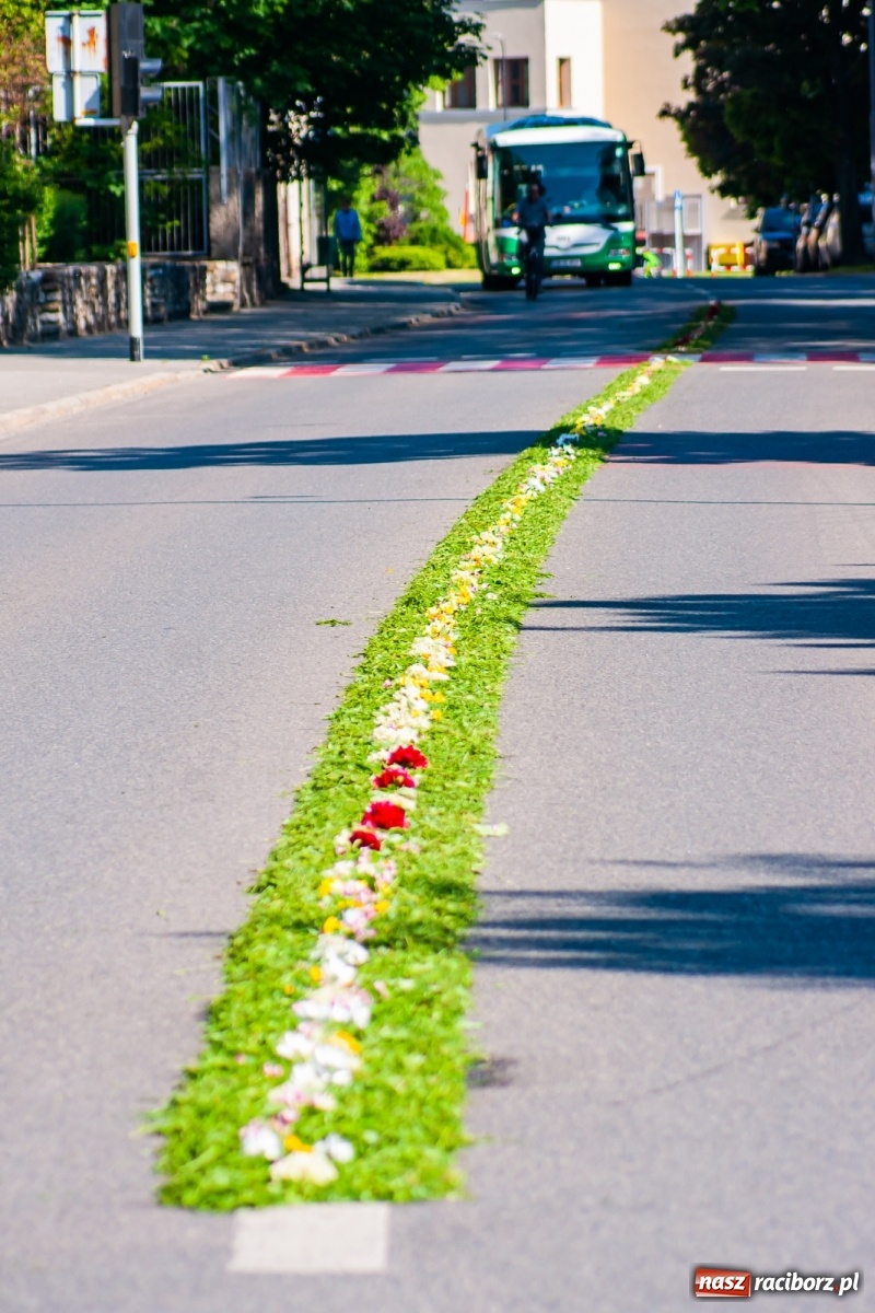 Zdjęcie w galerii na portalu naszraciborz.pl: Raciborskie procesje Bożego Ciała 2021 wiadomości z regionu