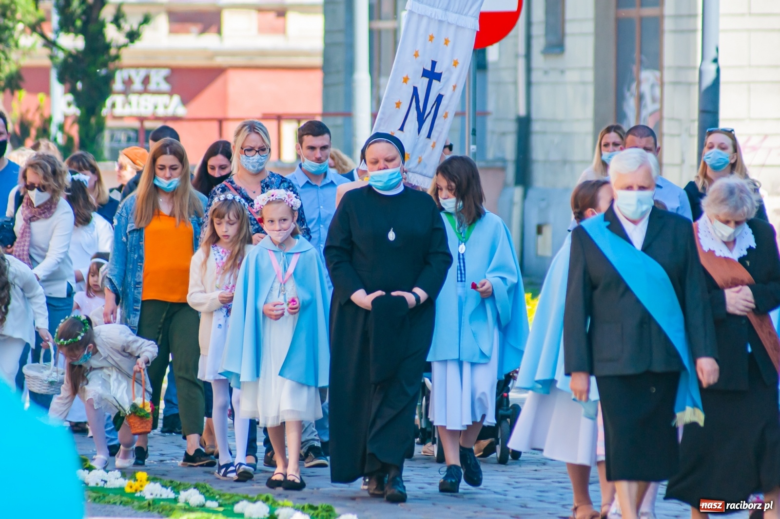 Zdjęcie w galerii na portalu naszraciborz.pl: Raciborskie procesje Bożego Ciała 2021 wiadomości z regionu