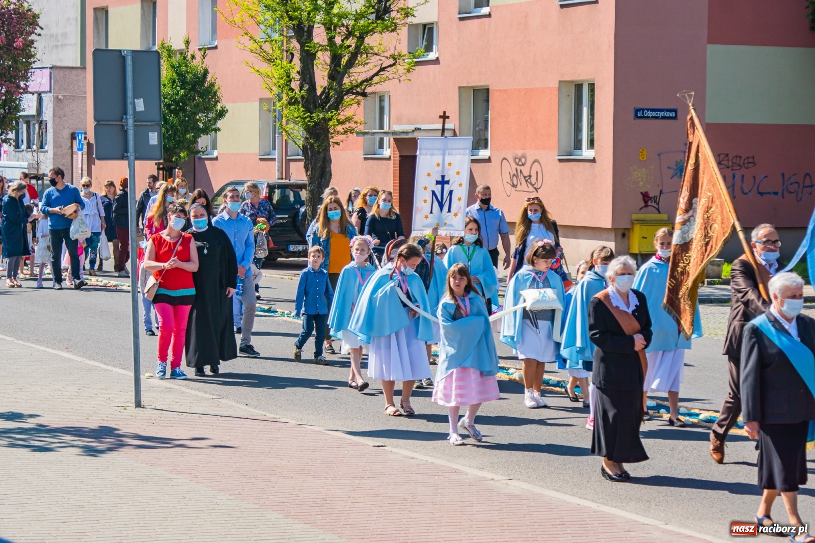 Zdjęcie w galerii na portalu naszraciborz.pl: Raciborskie procesje Bożego Ciała 2021 wiadomości z regionu