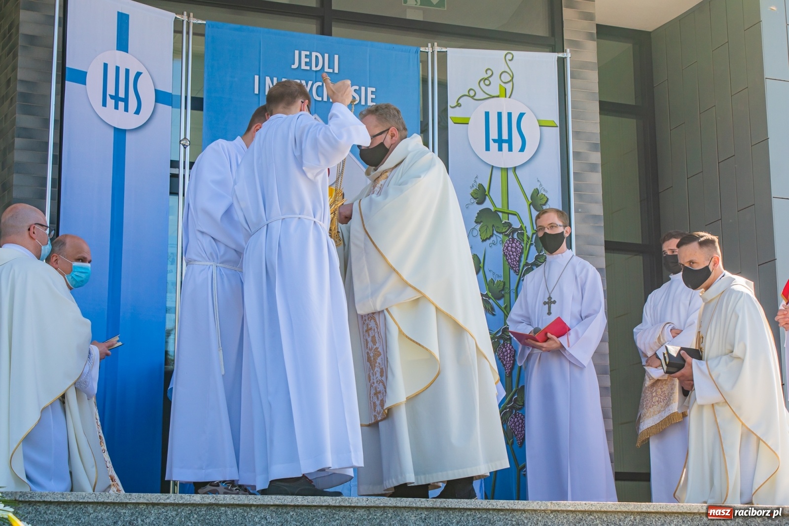 Zdjęcie w galerii na portalu naszraciborz.pl: Raciborskie procesje Bożego Ciała 2021 wiadomości z regionu