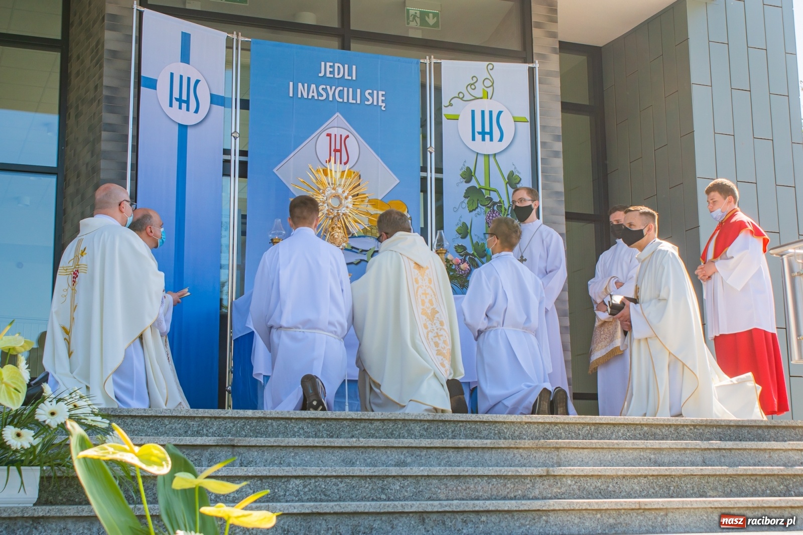 Zdjęcie w galerii na portalu naszraciborz.pl: Raciborskie procesje Bożego Ciała 2021 wiadomości z regionu