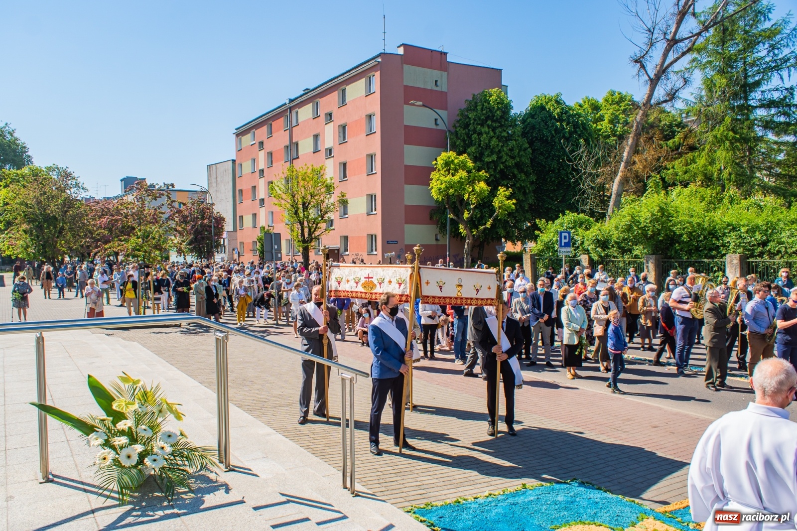 Zdjęcie w galerii na portalu naszraciborz.pl: Raciborskie procesje Bożego Ciała 2021 wiadomości z regionu