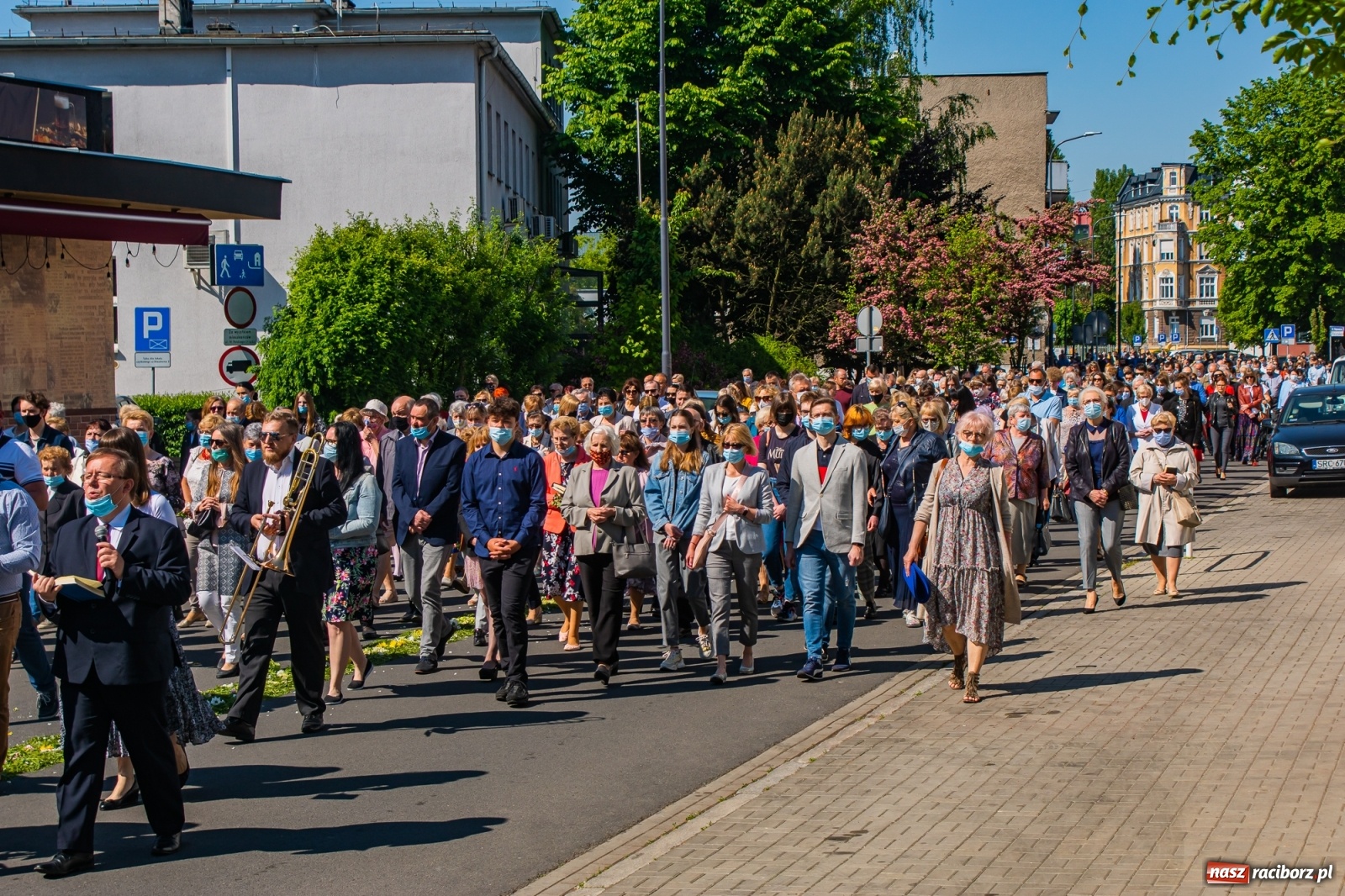 Zdjęcie w galerii na portalu naszraciborz.pl: Raciborskie procesje Bożego Ciała 2021 wiadomości z regionu