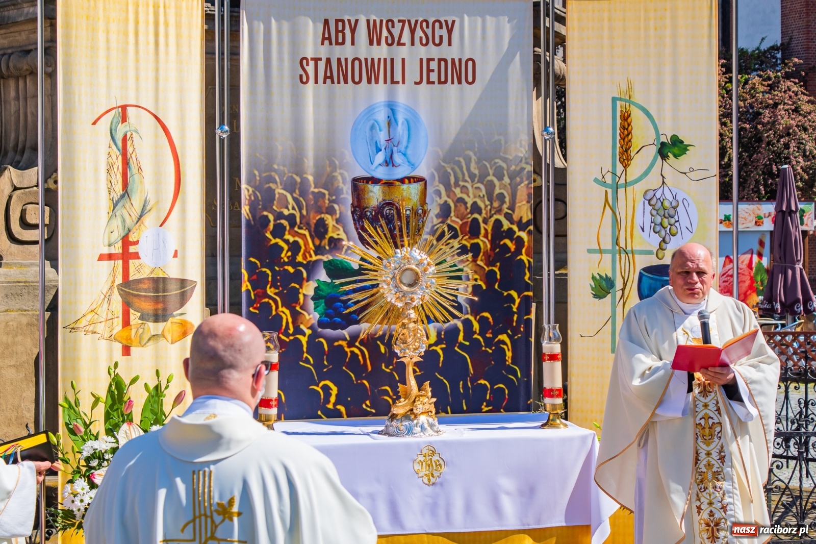 Zdjęcie w galerii na portalu naszraciborz.pl: Raciborskie procesje Bożego Ciała 2021 wiadomości z regionu