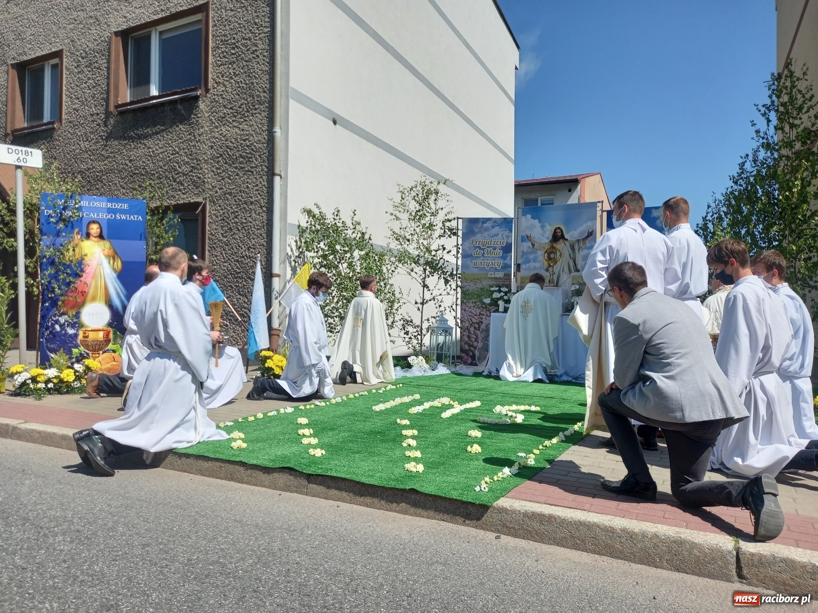 Zdjęcie w galerii na portalu naszraciborz.pl: Raciborskie procesje Bożego Ciała 2021 wiadomości z regionu