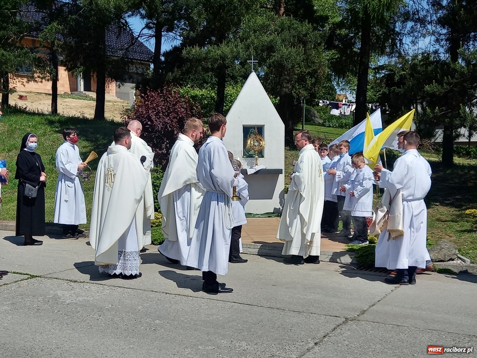 Zdjęcie w galerii na portalu naszraciborz.pl: Raciborskie procesje Bożego Ciała 2021 wiadomości z regionu