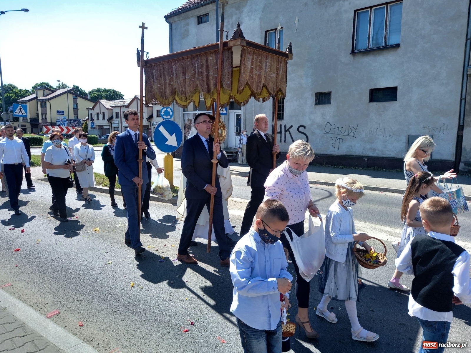 Zdjęcie w galerii na portalu naszraciborz.pl: Raciborskie procesje Bożego Ciała 2021 wiadomości z regionu