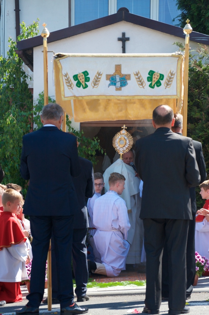 Zdjęcie w galerii na portalu naszraciborz.pl: Procesja Bożego Ciała w Tworkowie wiadomości z regionu