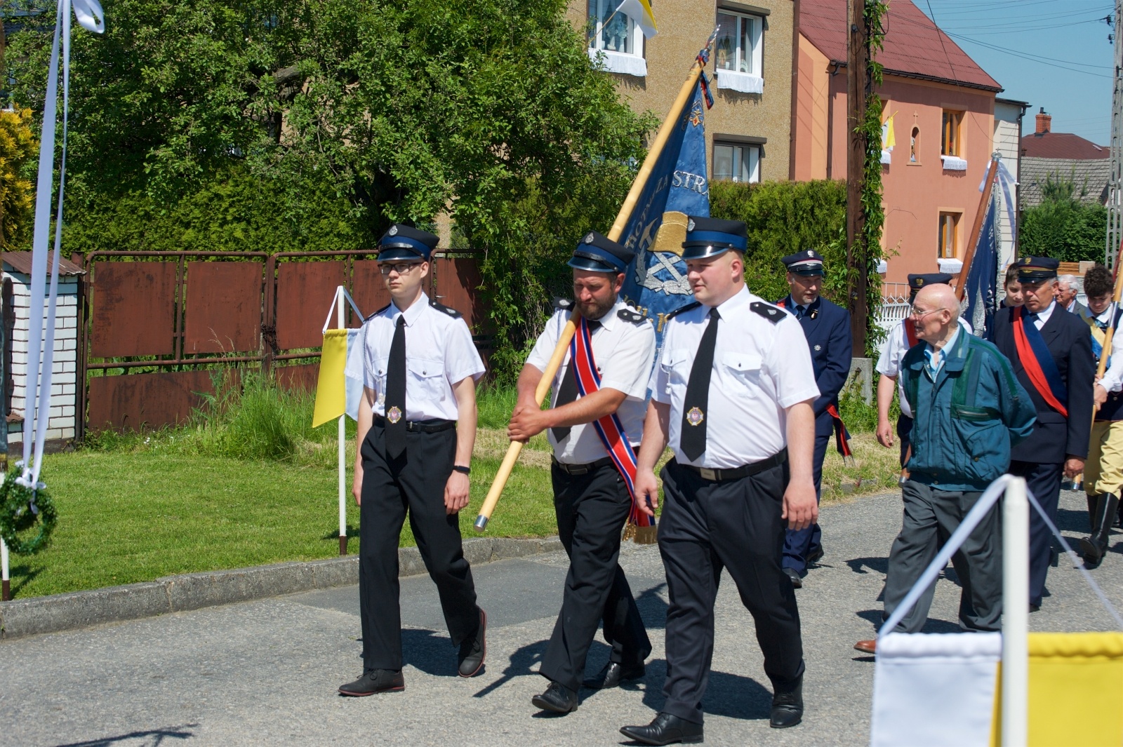 Zdjęcie w galerii na portalu naszraciborz.pl: Procesja Bożego Ciała w Tworkowie wiadomości z regionu
