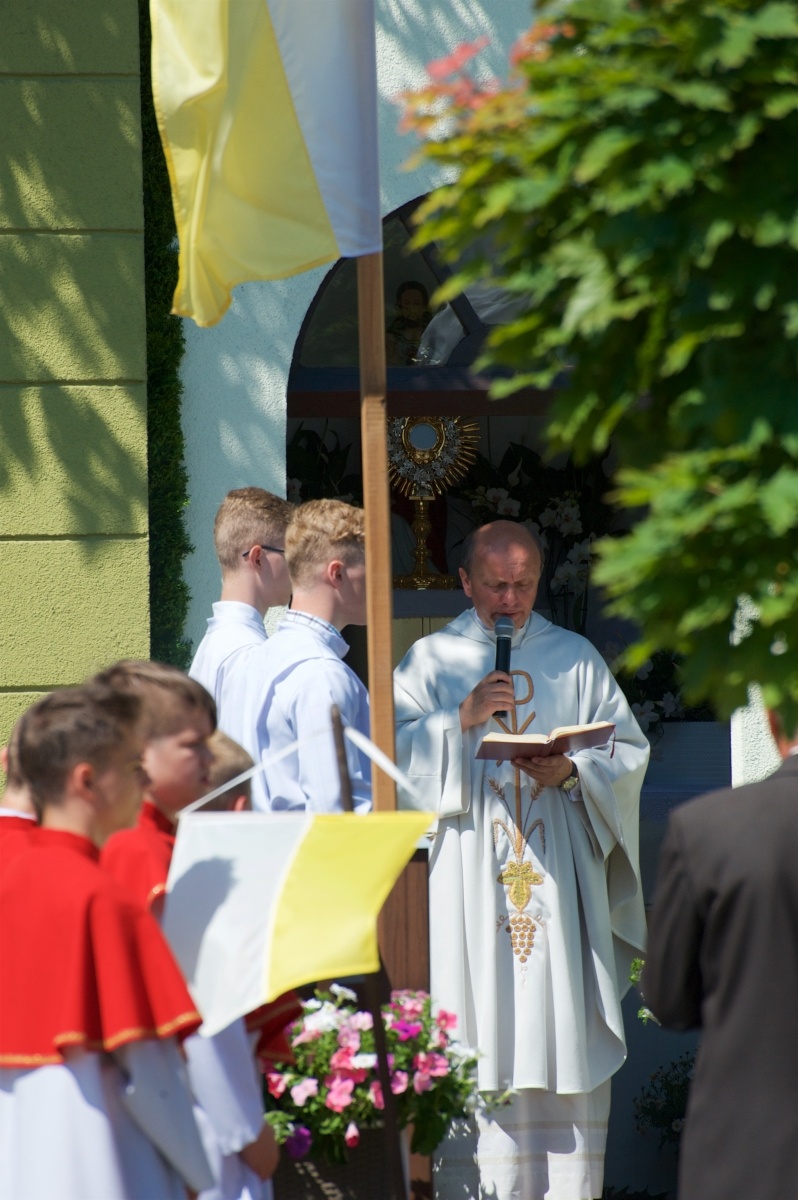 Zdjęcie w galerii na portalu naszraciborz.pl: Procesja Bożego Ciała w Tworkowie wiadomości z regionu