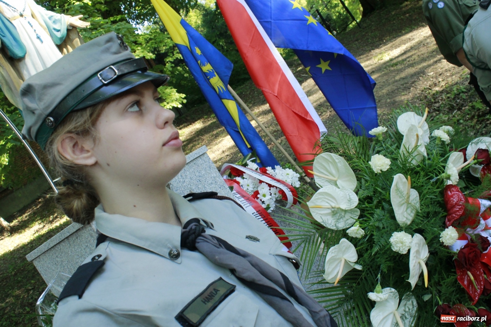 Zdjęcie w galerii na portalu naszraciborz.pl: Idą powstańcy - ZPiT Śląsk zaśpiewał na tle rzuchowskiego pałacu [FOTO i WIDEO] wiadomości z regionu