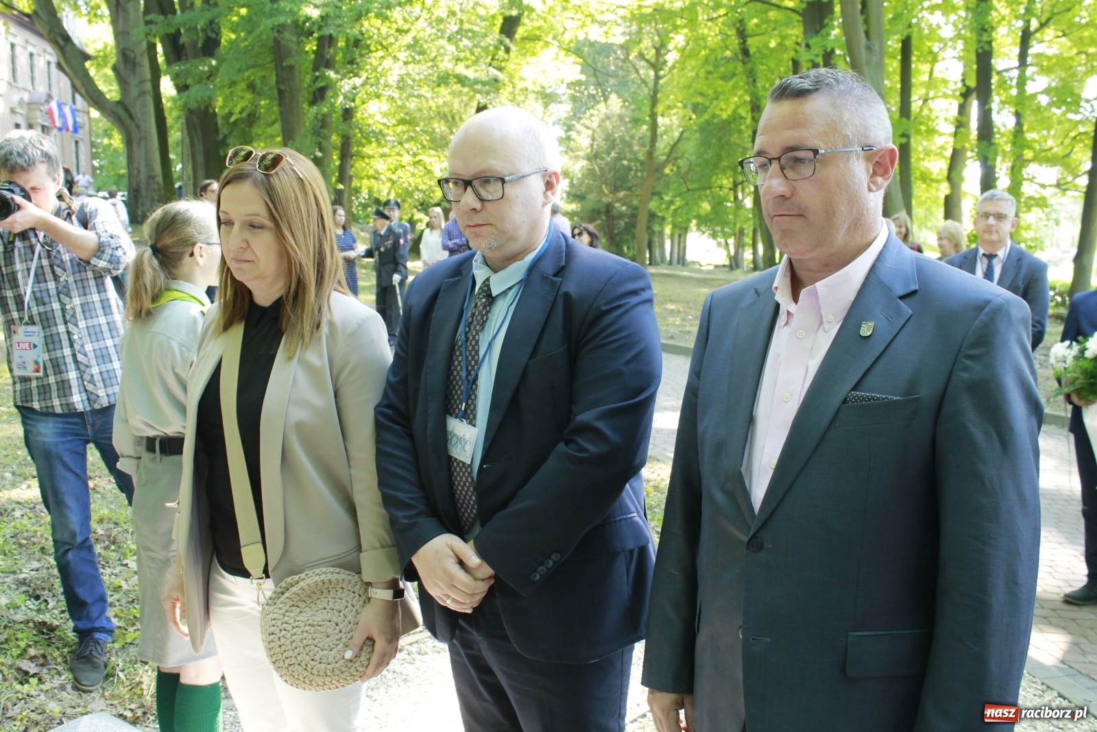 Zdjęcie w galerii na portalu naszraciborz.pl: Idą powstańcy - ZPiT Śląsk zaśpiewał na tle rzuchowskiego pałacu [FOTO i WIDEO] wiadomości z regionu
