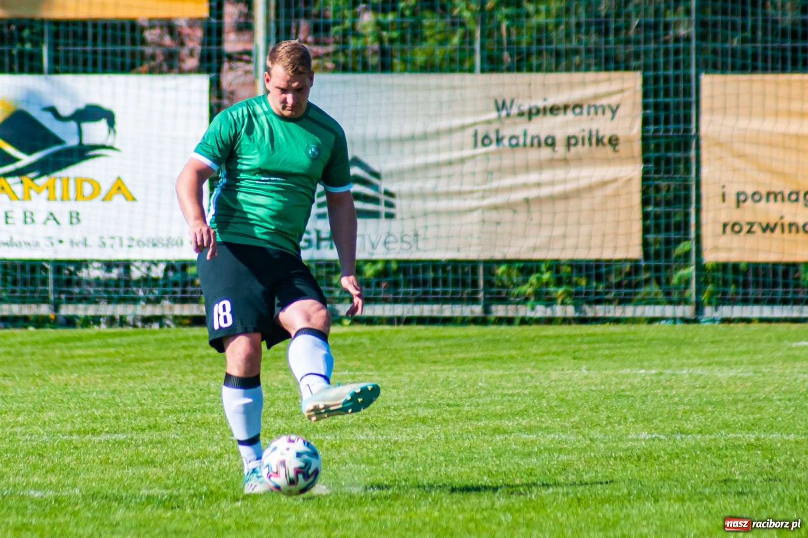 Zdjęcie w galerii na portalu naszraciborz.pl: Gol do szatni nie załamał gości. Zabełków odwrócił losy meczu [FOTO]  wiadomości z regionu
