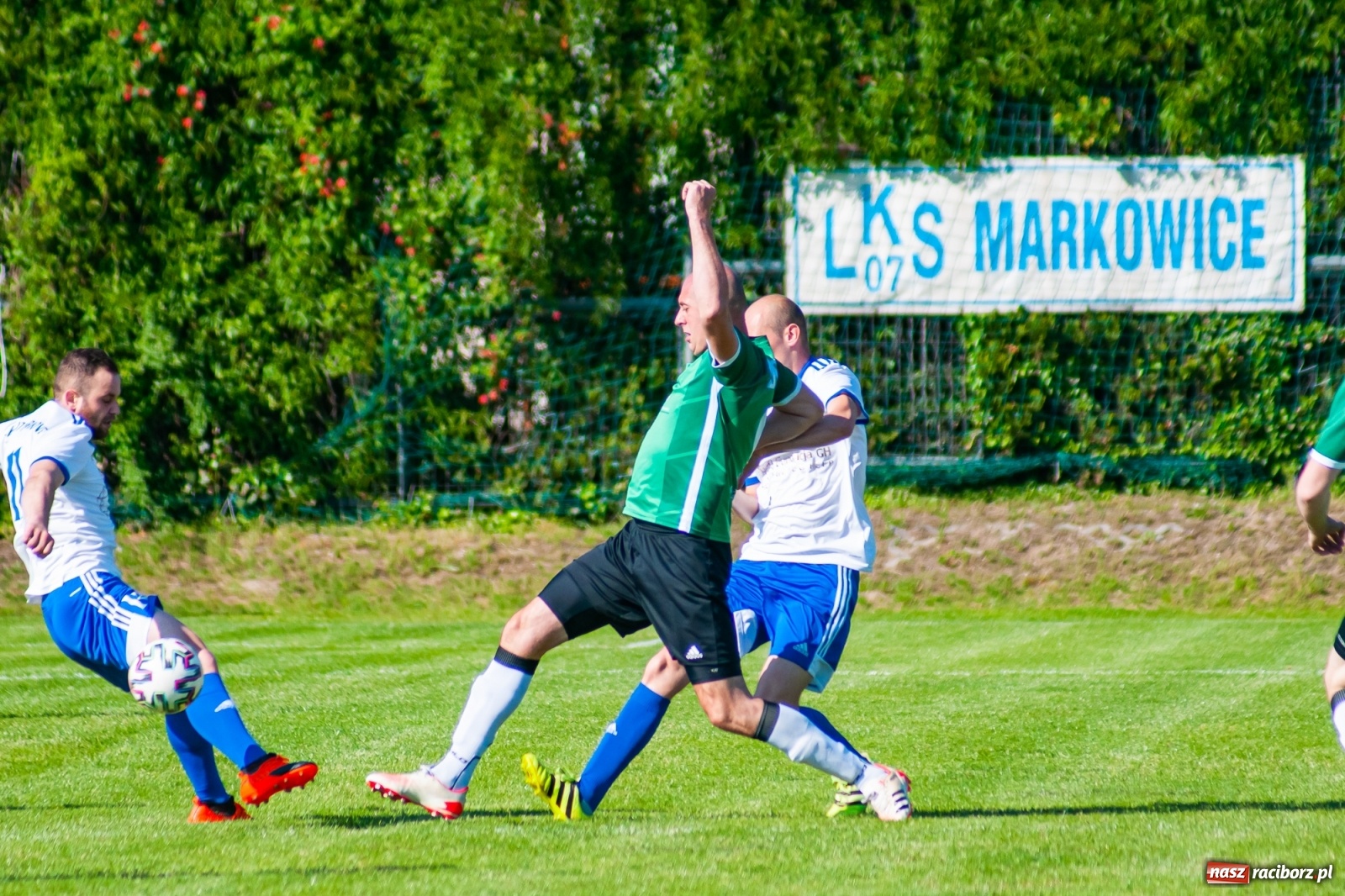 Zdjęcie w galerii na portalu naszraciborz.pl: Gol do szatni nie załamał gości. Zabełków odwrócił losy meczu [FOTO]  wiadomości z regionu