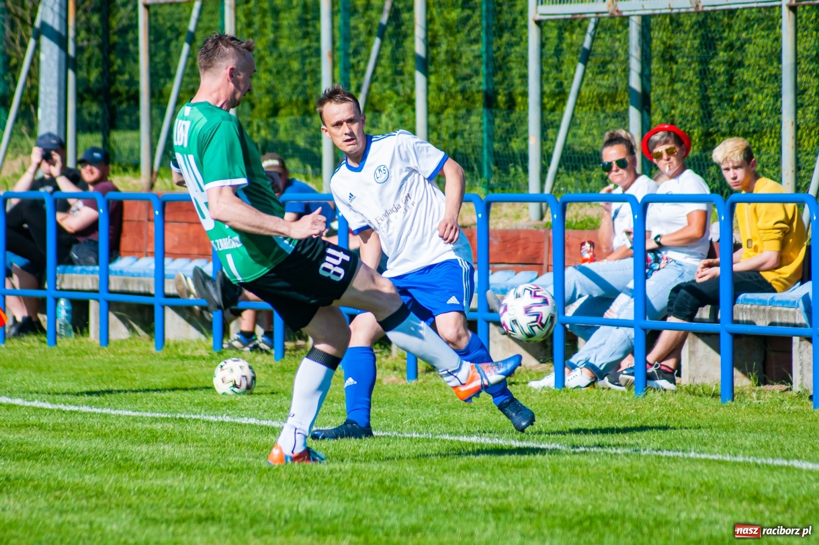Zdjęcie w galerii na portalu naszraciborz.pl: Gol do szatni nie załamał gości. Zabełków odwrócił losy meczu [FOTO]  wiadomości z regionu