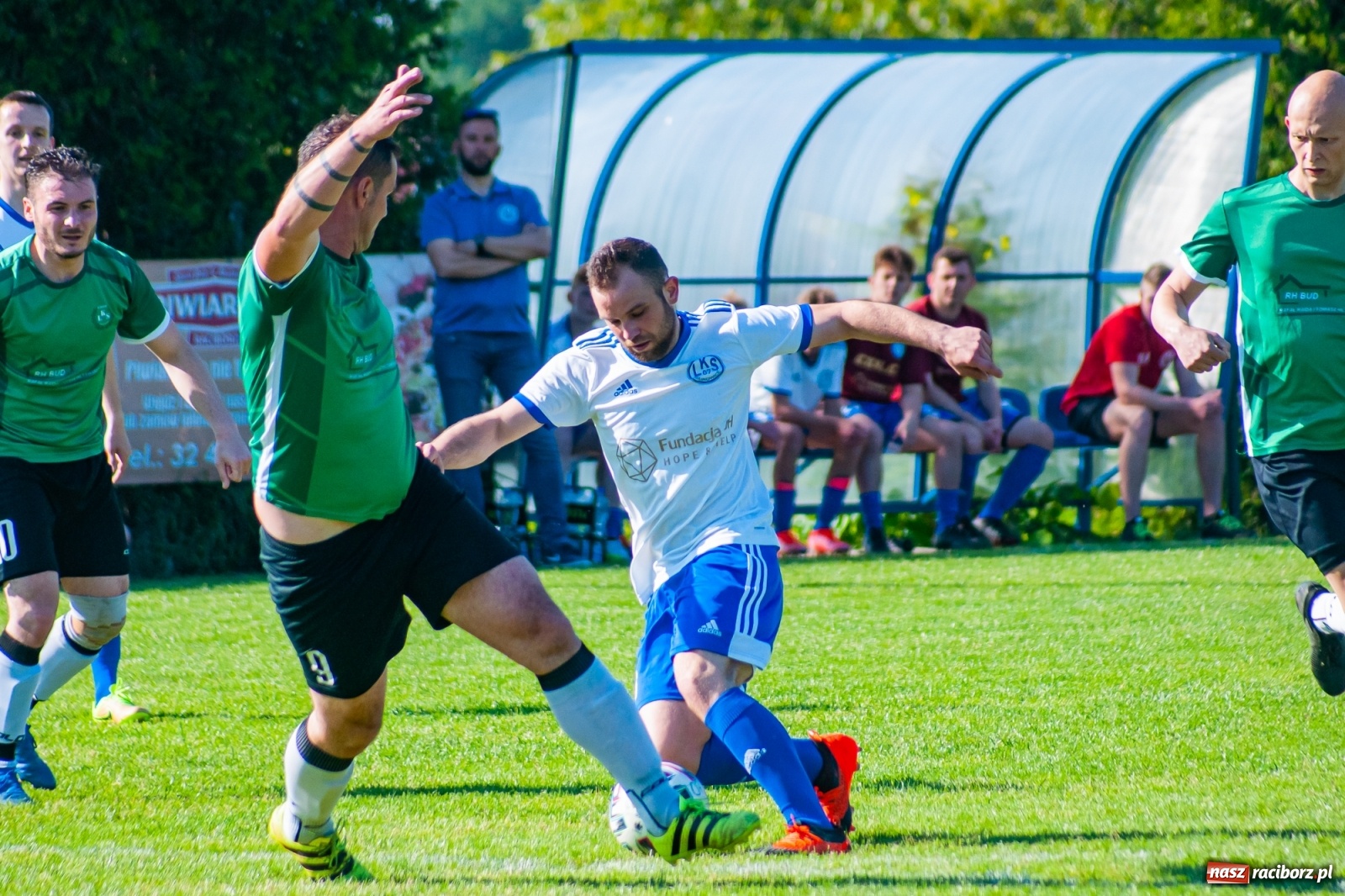 Zdjęcie w galerii na portalu naszraciborz.pl: Gol do szatni nie załamał gości. Zabełków odwrócił losy meczu [FOTO]  wiadomości z regionu