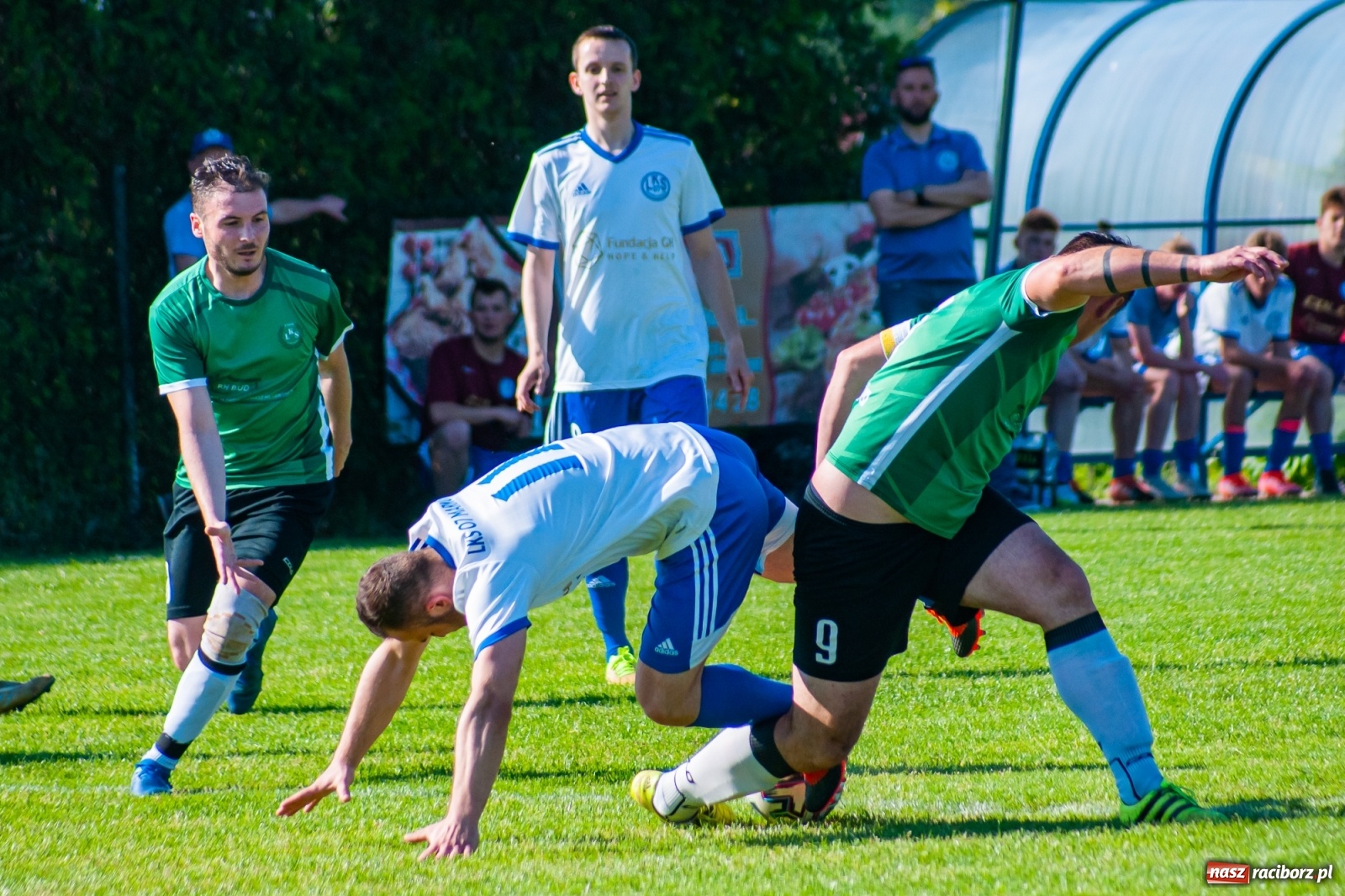 Zdjęcie w galerii na portalu naszraciborz.pl: Gol do szatni nie załamał gości. Zabełków odwrócił losy meczu [FOTO]  wiadomości z regionu