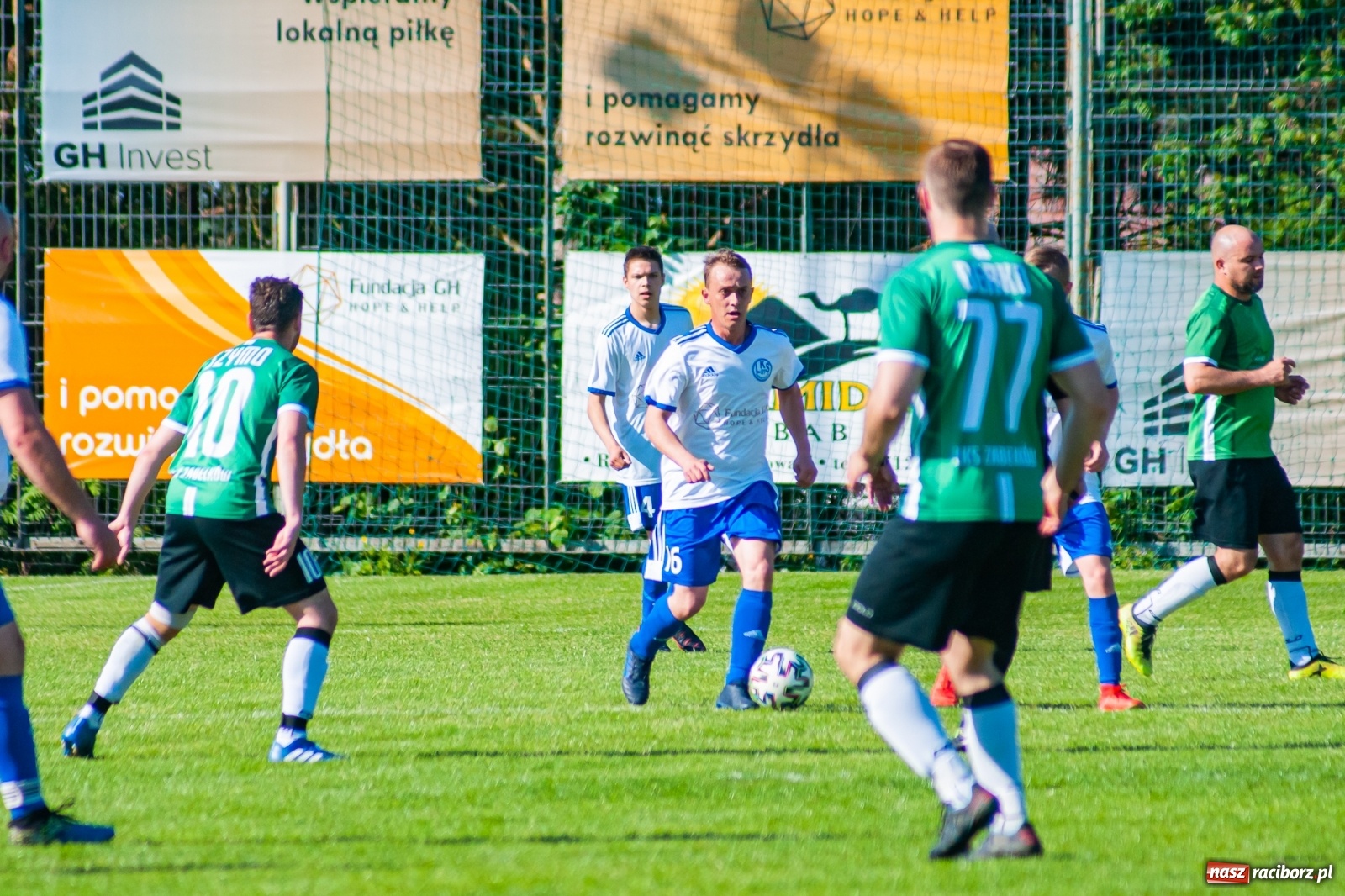Zdjęcie w galerii na portalu naszraciborz.pl: Gol do szatni nie załamał gości. Zabełków odwrócił losy meczu [FOTO]  wiadomości z regionu