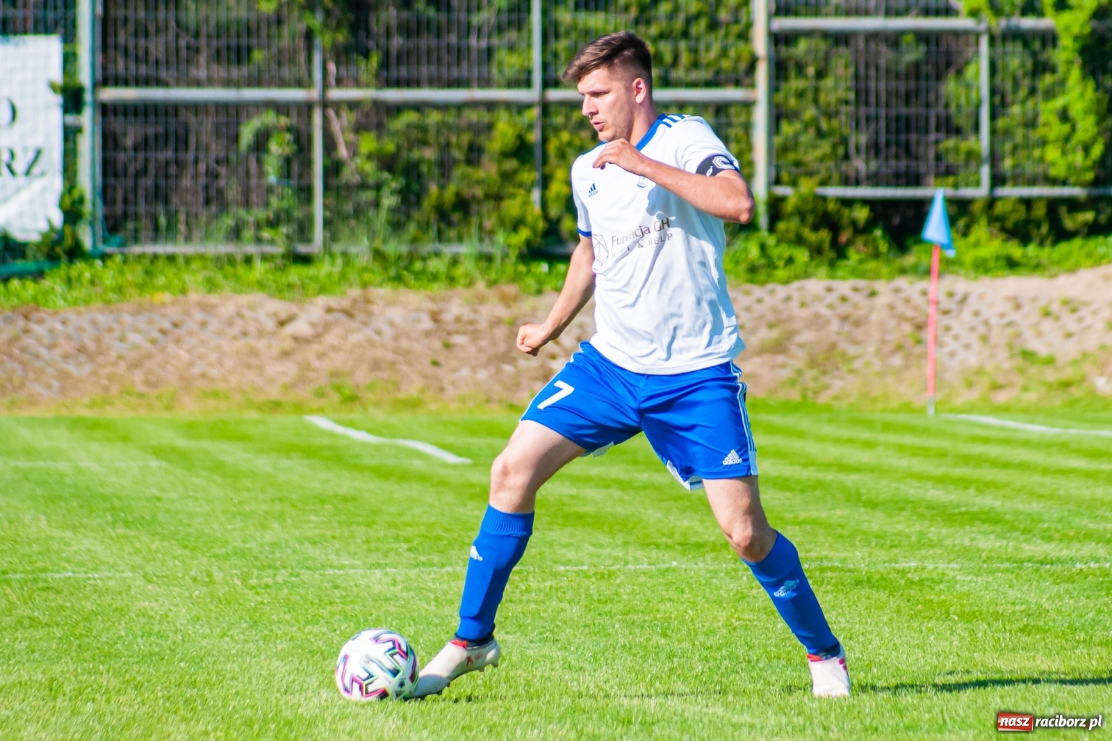 Zdjęcie w galerii na portalu naszraciborz.pl: Gol do szatni nie załamał gości. Zabełków odwrócił losy meczu [FOTO]  wiadomości z regionu