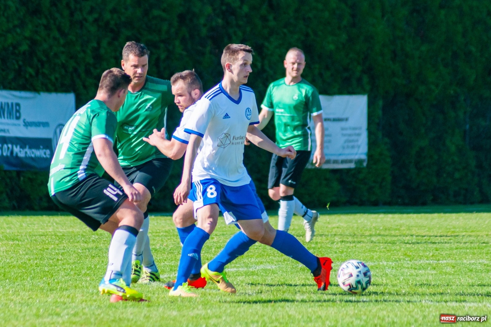 Zdjęcie w galerii na portalu naszraciborz.pl: Gol do szatni nie załamał gości. Zabełków odwrócił losy meczu [FOTO]  wiadomości z regionu